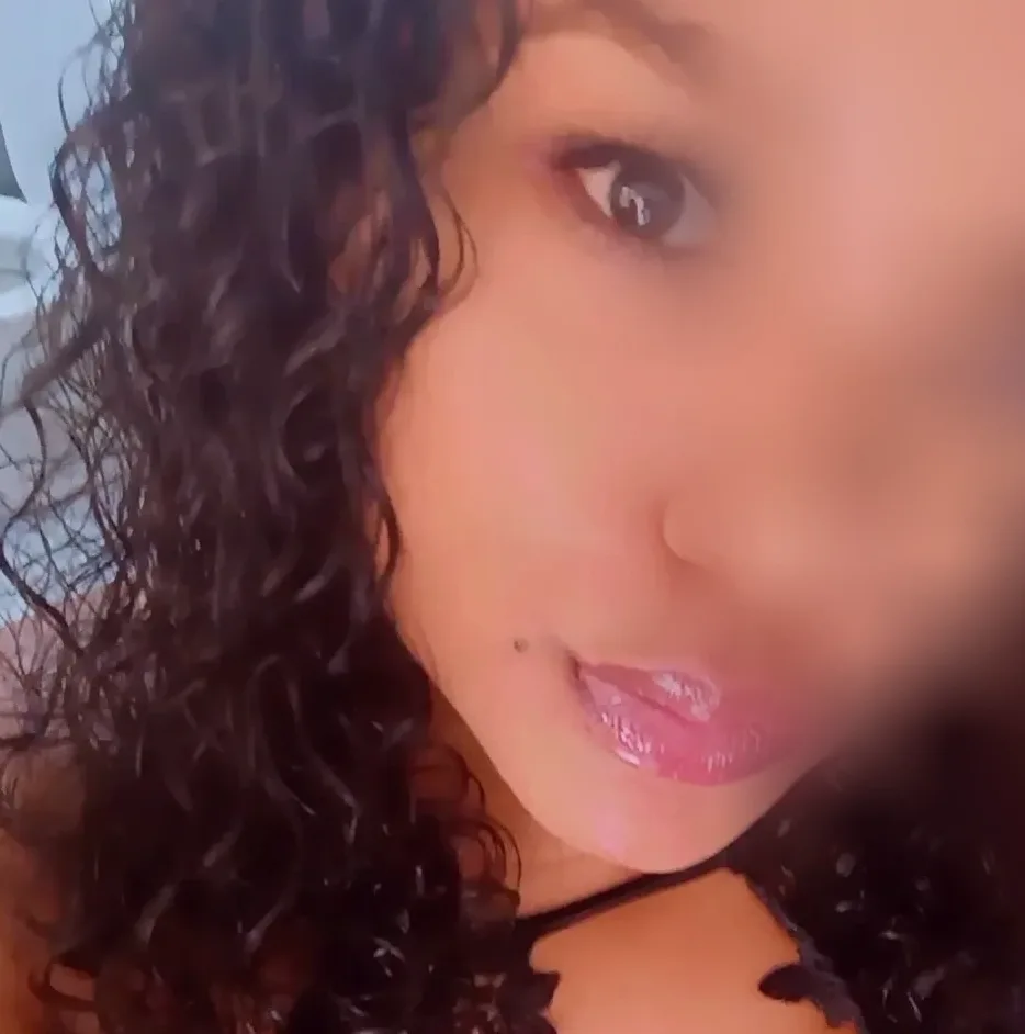 Alena, 33