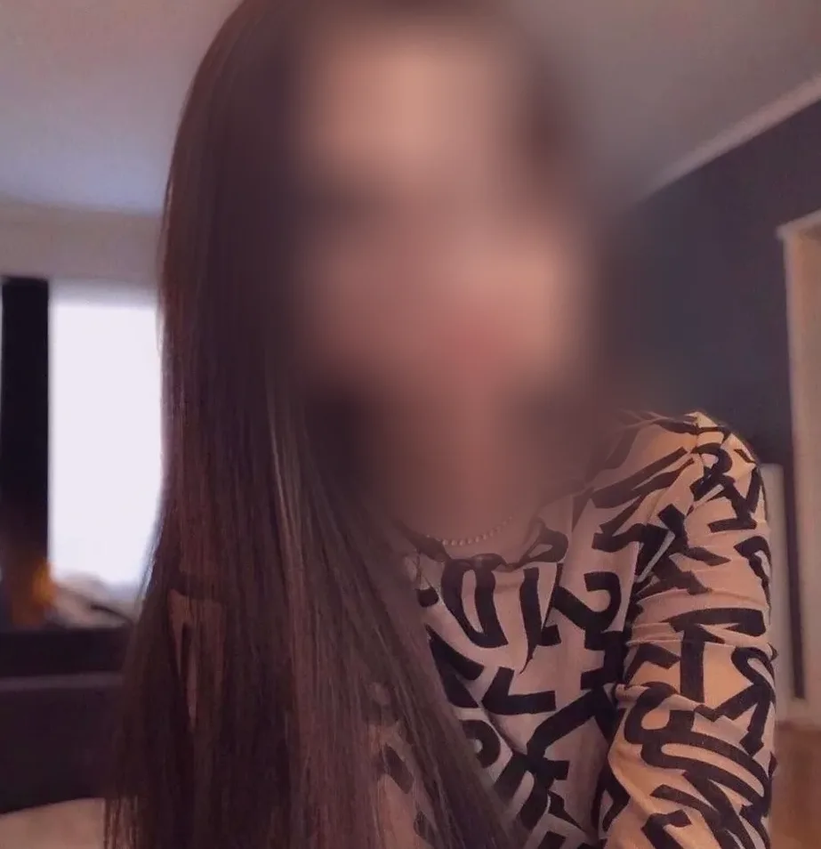 Julia, 21