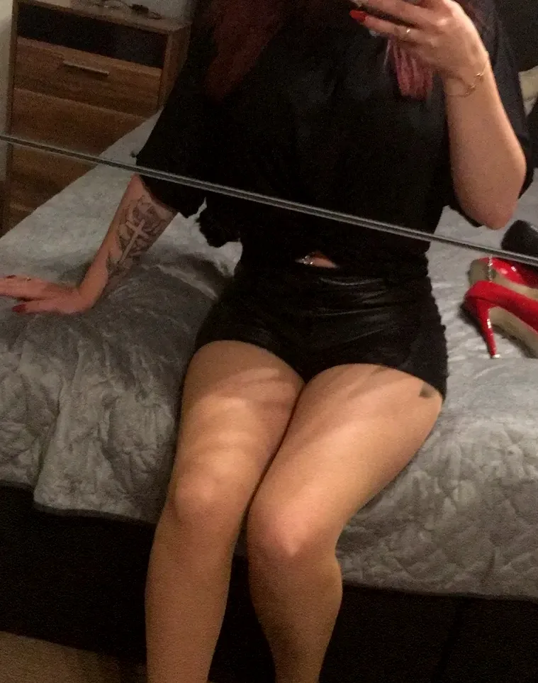 Larissa, 30