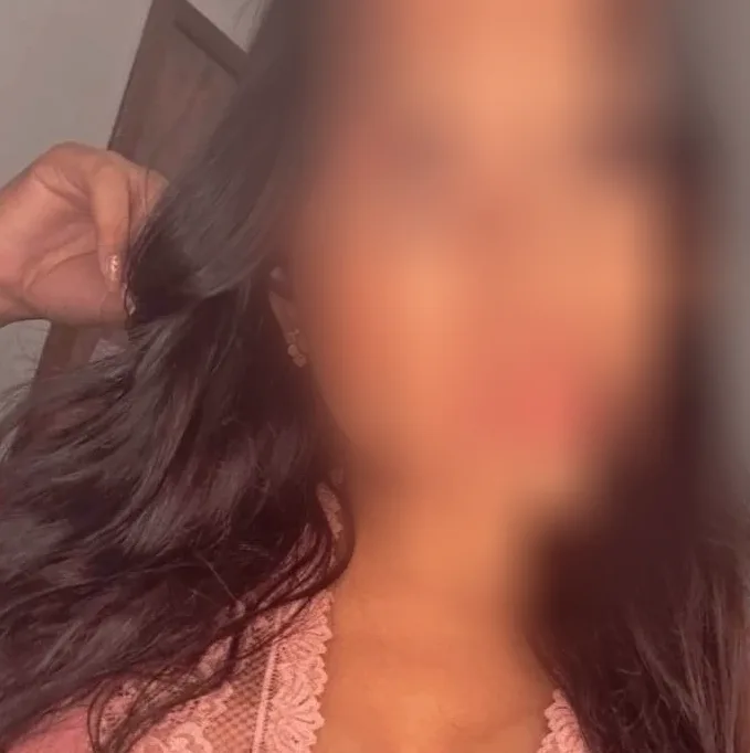 Melina, 29