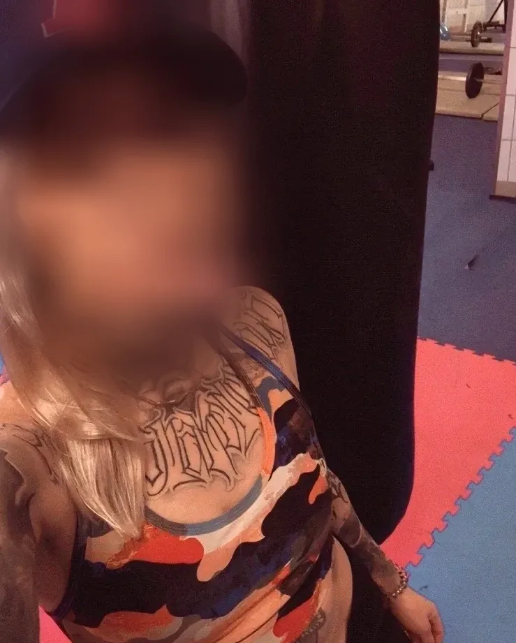 Nadja, 23