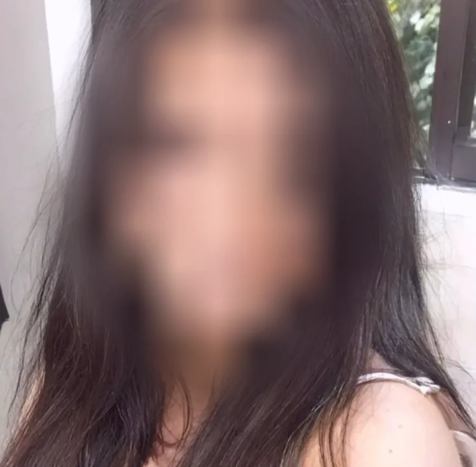 Sarah, 21