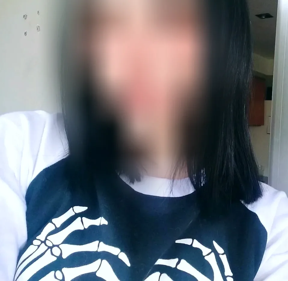 Sophie, 20
