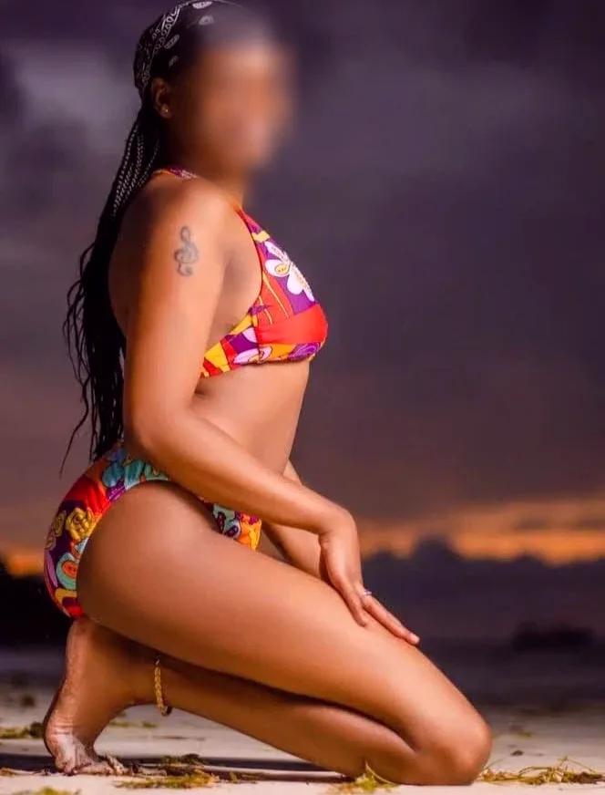 Yasmin, 31